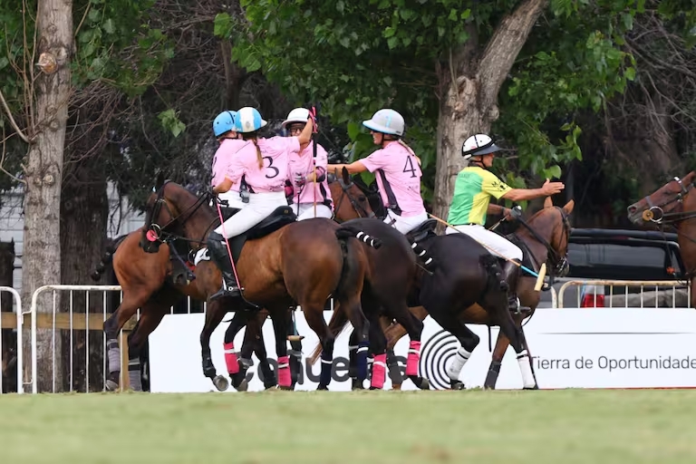 equipo femenino de La Dolfina 2